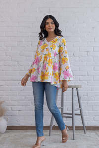 Elegant <b>White</b> Floral Printed <b>Top</b> Loose Fit For Summer Casual <b>Top</b> For Women Featuring Lightweight Fabric Comfortable Fit - Product Image 3