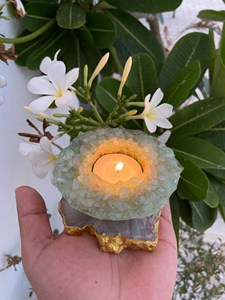 Porte-bougie en cristal de jade vert naturel |   Support de bougie en pierre précieuse à bord doré |   Décoration d'intérieur faite à la main |   Fournisseur en gros - Product Image 3