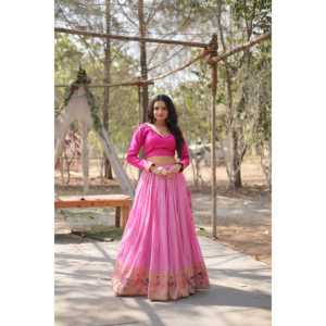 Lehenga Choli de viscosa jacquard con borde de jari estilo Kalamkari - Product Image 6