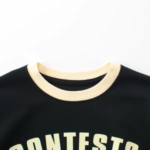 Camiseta Informal Cómoda con Estampado Negro, Diseño de Moda para Niños, Camiseta Moderna para Niños - Product Image 2