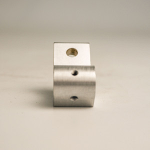 Soporte de Montaje de Brazo Oscilante de Aluminio Mecanizado por CNC de Alta Precisión AMT VINA, Hecho en Vietnam - Product Image 2