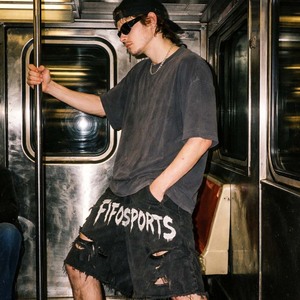 Shorts en jean déchirés pour hommes avec logo personnalisé, imprimé graphique streetwear noir, vente en gros - Product Image 6