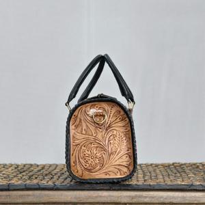 Bolsa de Viaje Grande de Cuero Genuino Hecha a Mano de Lujo, Color Bronceado, Diseño de Cartas de Póker, Impermeable, Ligera, con Cierre de Cremallera - Product Image 3