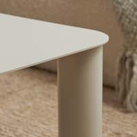 Table basse moderne en métal blanc avec coins arrondis pour salon