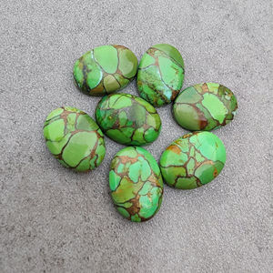 พลอยเทอร์ควอยซ์สีเขียวทองแดงแท้ รูปไข่ ขนาดมาตรฐาน เกรด AAA+ แบบคาโบชอง สำหรับทำเครื่องประดับ - Product Image 4