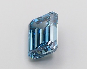Diamant de laboratoire bleu vif taille émeraude de 1,58 carat, clarté VS1, polissage excellent, pierre précieuse CVD de qualité supérieure pour bijoux sur mesure - Product Image 3