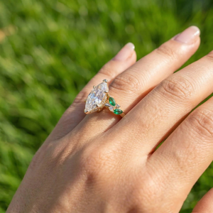 Anillo de compromiso de plata de ley 925 con moissanita de corte marquesa, engaste de púas, diseño de flor chapado en oro de moda, engaste de canal para - Product Image 5