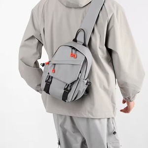 Sac à bandoulière multifonctionnel décontracté en nylon pour hommes, grande capacité 30-40L, tendance pour le cyclisme, les sports et autres activités - Product Image 3