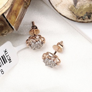 Pendientes de tuerca florales de oro rosa macizo de 14 quilates con diamantes de dos tonos al por mayor Memoria Jewels - Product Image 4