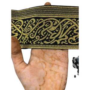 Encaje de trabajo artesanal pesado ideal para ropa de boda, bordes de blusas y prendas étnicas. - Product Image 1