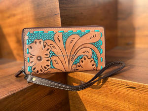 Pochette à bracelet en cuir véritable faite à la main de style occidental pour femmes pochette en cuir sculptée de couleur turquoise de taille compacte de vente chaude - Product Image 5