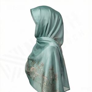 Magnifiques châles en mousseline pour filles, nouveaux hijabs de soirée super doux avec strass en forme de cœur, écharpe personnalisable couleur sur mesure, qualité supérieure, modeste et élégante. - Product Image 3