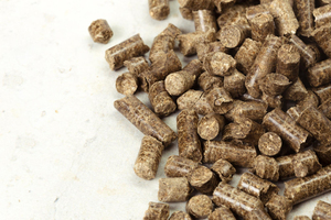 Granulés de bois de pin dur DIN PLUS / -A1, combustible de cuisson, vente en gros en Europe, biomasse en sacs plastiques de 15 kg - Product Image 4