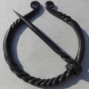 Collar Amuleto Vikingo de Hierro Forjado a Mano, Cruz de Troll Medieval, Acabado Auténtico Forjado, de Primera Calidad, para Entusiastas de la Historia - Product Image 6