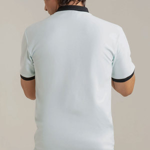 เสื้อโปโลชาย เนื้อผ้านุ่ม ระบายอากาศได้ดี ทรงสวยทันสมัย เหมาะสำหรับใส่ทำงาน ชุดลำลอง และใส่สบายในชีวิตประจำวันช่วงฤดูร้อน - Product Image 4