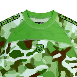 เสื้อแรชการ์ดแขนสั้นผู้ชายแบบสั่งทำพิเศษ พิมพ์ลายด้านหน้าด้วยเทคนิค Sublimation + แห้งเร็ว ป้องกันแบคทีเรีย ระบายอากาศได้ดี UPF50+ - Product Image 4
