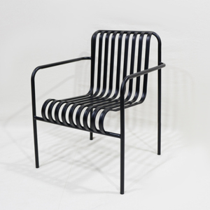 Fauteuil de salon en plastique avec coussins extra épais et design modulaire pour une assise polyvalente - Product Image 4