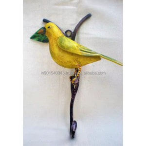 Gancho de Pared de Hierro Pintado en Amarillo Canario, Ganchos de Pared de Hierro Fundido Europeos Vintage con Diseños de Animales para Colgar Cestas de Jardín - Product Image 1