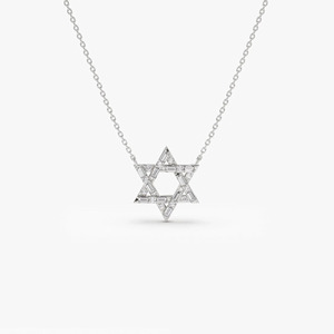 Collier pendentif en or jaune 14 carats en forme d'étoile avec diamant cultivé en laboratoire - Product Image 5