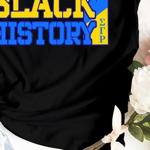 เสื้อยืดแขนสั้นสีดำ Sigma Gamma Rho คอกลมคลาสสิก สไตล์ลำลอง ใส่เล่นกีฬาได้ ระบายอากาศดี ใส่ได้ทุกวัน พิมพ์โลโก้ตามสั่ง - Product Image 2