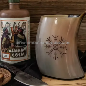 Mug artisanal en corne naturelle de buffle avec finition rustique, parfait pour les boissons à thème viking et comme objet de décoration unique pour la maison. - Product Image 2