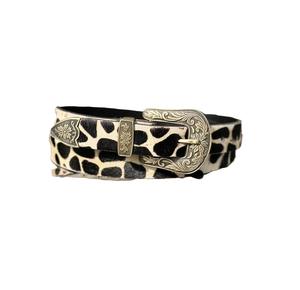 เข็มขัดหนังแบบวินเทจพร้อมหัวเข็มขัดโลหะผสมแบบตะวันตก ทนทาน ปรับความยาวได้ - Product Image 1