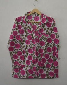 Ensemble de pyjama en coton tissé imprimé à la main, motif floral rose, élégant et luxueux, col rabattu, fermeture boutonnée, 100% coton respirant de qualité supérieure - Product Image 4