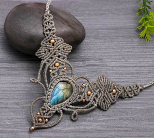 Collar Boho de Macramé con Colgante de Mariposa, Perla de Agua Dulce, Cordón Encerado Gris, Detalles de Cobre, Ajustable, Venta al Por Mayor - Product Image 5