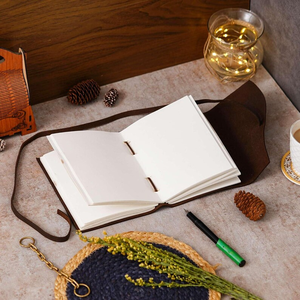 Carnet à spirale en cuir véritable avec couverture rigide, sangle de fermeture, fait main, sans acide, pages vierges, journal de voyage minimaliste, cadeau rustique pour l'écriture - Product Image 4