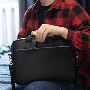 Bolso para portátil de cuero OEM, el más vendido, para uso empresarial, teñido liso, estilo casual de fábrica, con múltiples bolsillos. - Product Image 4