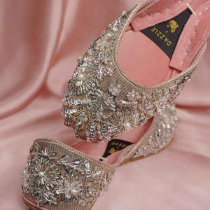 Unique Design Low MOQ Women <b>Khussa</b> Solid Color Anti-Slippery High Quality Lightweight All Seasons for Sale - Product Image 1