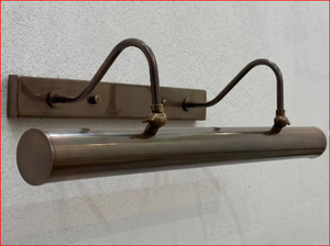 Luminaire LED pour tableau, style Mid-Century Modern, en laiton, 22 pouces, E26, long et réglable - Product Image 2