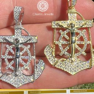 จี้รูปกากบาท Charm_Jewells เงินแท้ 925 ประดับโมอิสซาไนต์ ชุบทอง 18K สำหรับทุกเพศทุกวัย ได้รับการรับรองจาก IGI สไตล์ฮิปฮอป รูปทรงกลม - Product Image 3