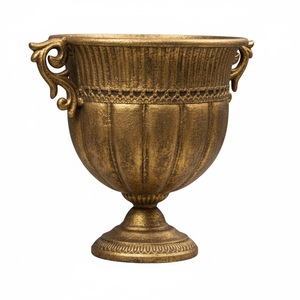 Urne de jardin artisanale en métal, vase d'extérieur antique avec base carrée pour la décoration de fleurs et de plantes vertes - Product Image 5