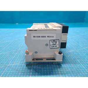 Vanne de régulation de fluide pneumatique SMC VQ1000-10A-1+VQ1200NY-5-X35+VQ1101N-5+VQ1201N-5 00-038-0003 d'occasion, provenant de Legacy Semiconductor - Product Image 2