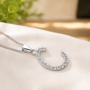 Colgante de Plata de Ley 925 con Baño de Oro Amarillo y Letra, Elegante Colgante de Moissanita, Collar de Joyería para Mujer - Product Image 4