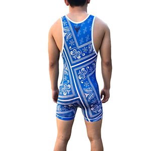 He She Wears Singlet de compression sans manches sublimé en polyester, ajusté, avec imprimé lettres, pour la lutte et le fitness, et short de fitness - Product Image 2