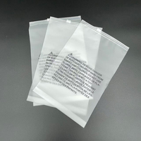 Sacs d'emballage en plastique givré biodégradable personnalisés en gros avec fermeture éclair transparente pour vêtements, t-shirts