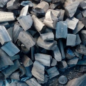 Se vende carbón vegetal trozo de madera de tamarindo en forma cuadrada para asar a fuego alto a un precio asequible - Product Image 3