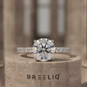 แหวนหมั้นมอสซาไนต์ทรงกลม 2 กะรัต ยอดนิยม แหวนเงินแท้ 925 ประดับเพชรเม็ดเดี่ยว แหวนแต่งงานแบบวงแหวนประดับเพชร - Product Image 5