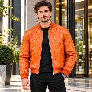 Herrenjacke aus Leder mit Reißverschluss und gerippter Kragen im modernen Bomberstil - Product Image 1