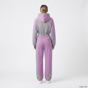 Conjunto Deportivo de Dos Piezas para Mujer con Capucha, Sudadera con Cierre y Bloques de Color, Pantalones Jogger con Detalle de Pedrería - Product Image 2