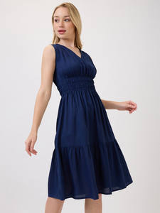 Robe midi évasée sans manches à col en V élégante pour femme, idéale pour l'été, le bureau ou les soirées - Product Image 2