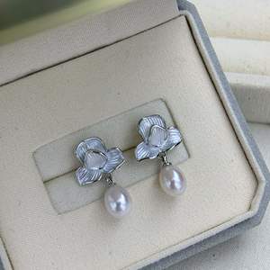 Pendientes Elegantes Franceses con Perlas de Agua Dulce y Flores, 6-7mm, Aurora, Impecables, Dulces, Modernos, Estilo Occidental, Joyería Fina de Nicho - Product Image 2