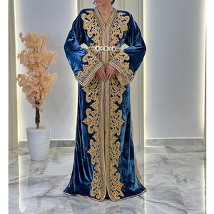 Robe de mariée marocaine avec détails en fil métallique, kaftan de luxe pour cérémonie, fournisseur en gros de kaftans de mariée marocains - Product Image 1