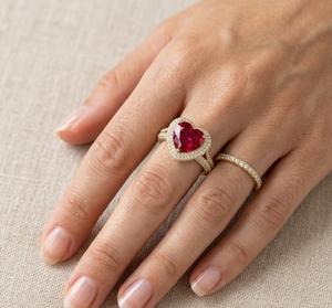 Anillo de compromiso de oro macizo de 18 quilates grabado con forma de corazón, halo de rubí natural y diamantes, con banda de tallo dividido, anillo de gema de rubí, regalo - Product Image 3