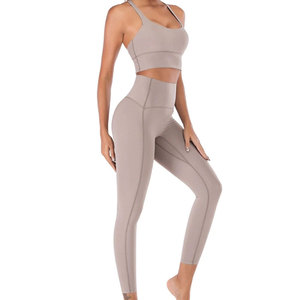 Ensemble de yoga imperméable personnalisé à faible MOQ pour femmes, haute qualité, best-seller, tenue de fitness moulante 2 pièces avec logo frontal - Product Image 1