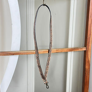 Vente en gros de lanière confortable en cuir usiné à la main à la mode pinces en métal pour badges de cartes d'identité produits de bureau en cuir véritable - Product Image 4