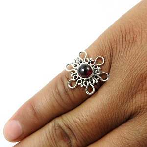 Bague en pierre de grenat 100% naturelle en argent sterling 925 massif, style bohème pour femmes, disponible à un prix raisonnable - Product Image 2