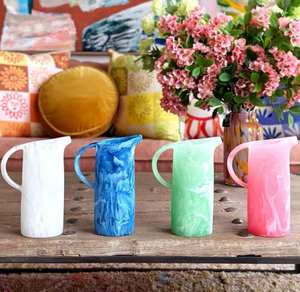 Carafe/bouilloire en résine multicolores et multi-designs, pour thé, jus, accessoires de cuisine à prix abordable - Product Image 1